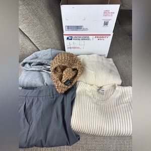 Box With Clothes Brands Like Pretty Little Things, Wild Fable And Fashion Nova.